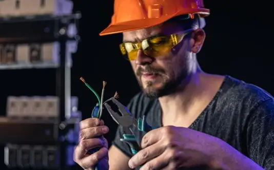electricistas